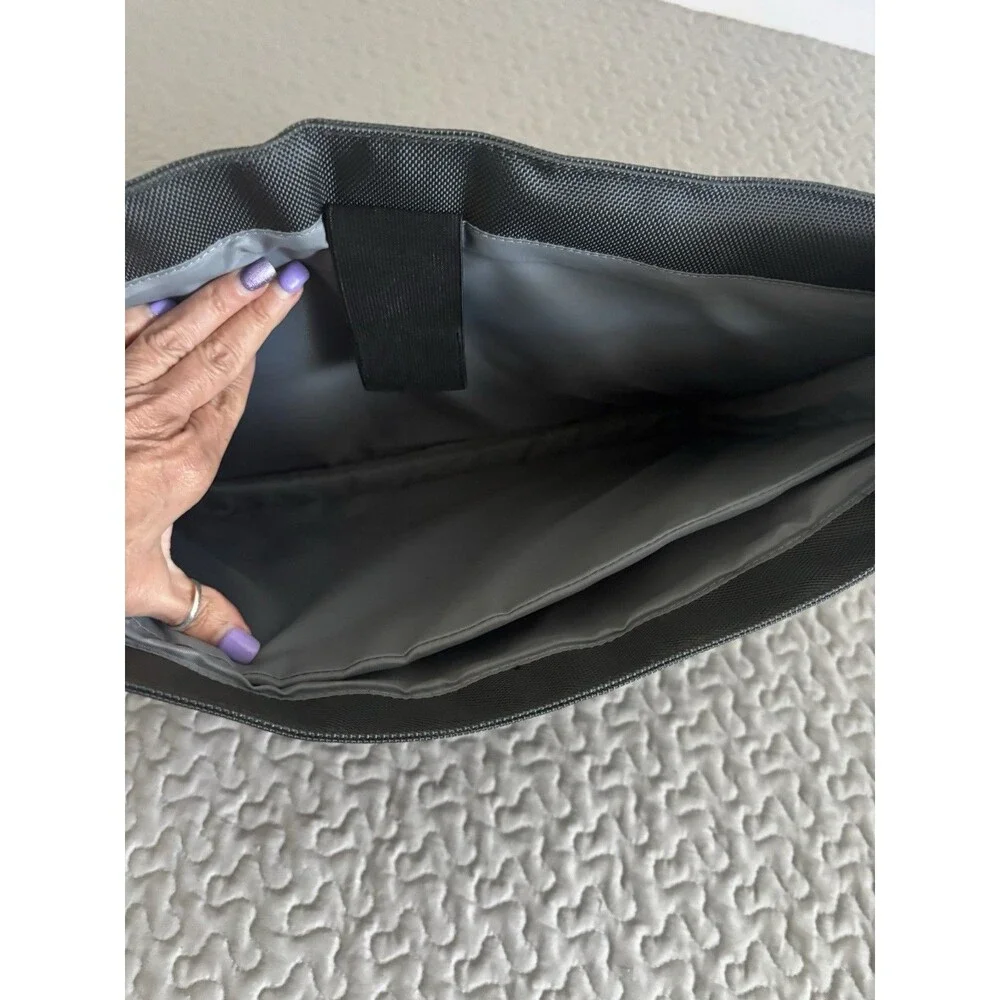 Laurex Messenger Bag Gray Floral 17